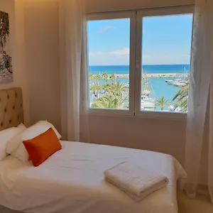 fantastic-apartment-in-front-of-the-sea-marina.es-andalucia.com/